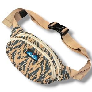 KAVU Canvas Spectator Belt Bag Fanny Pack in “Chevron Shore” | Unisex